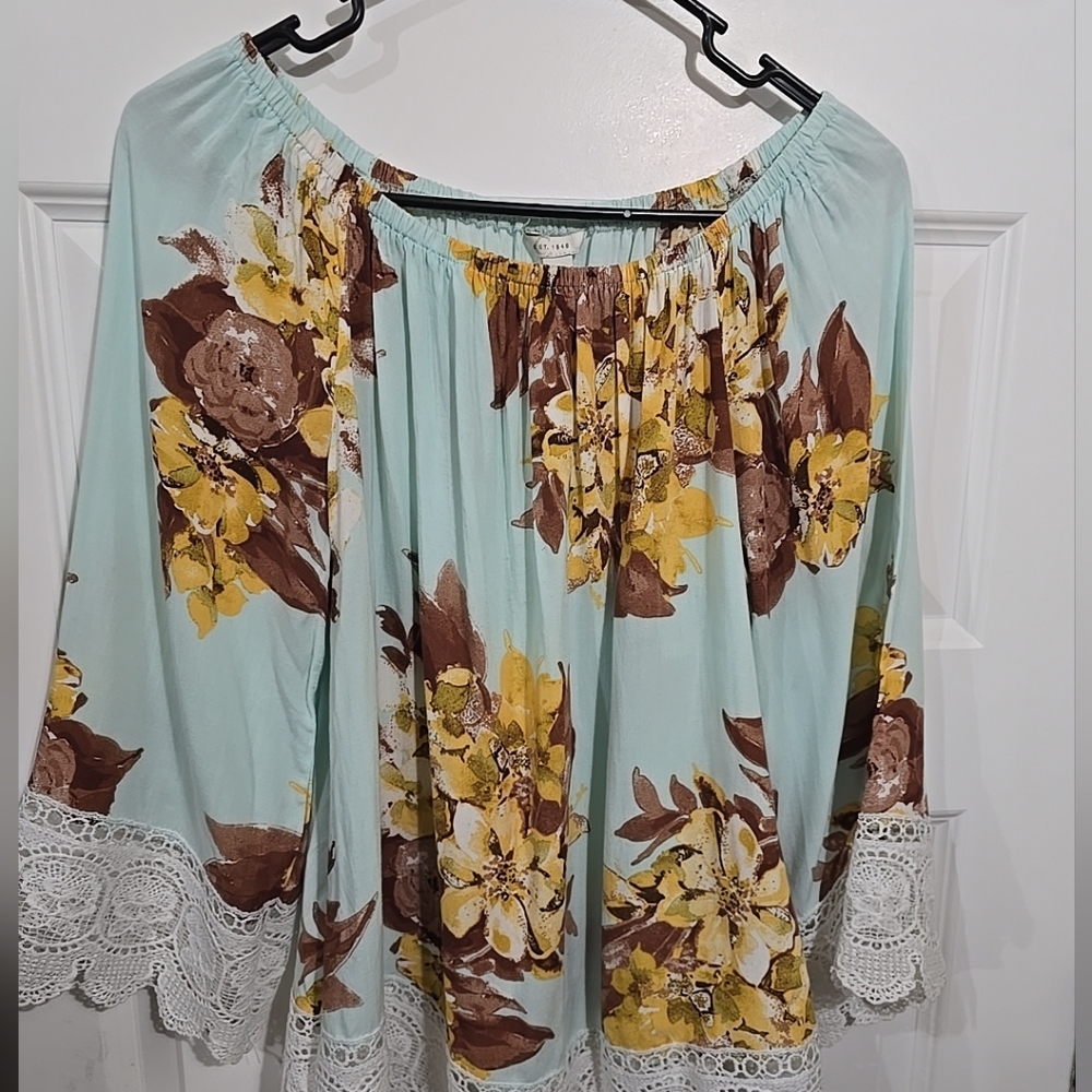 Est 1946 Sz S Boho Floral Off-Shoulder Top with Lace Trim
